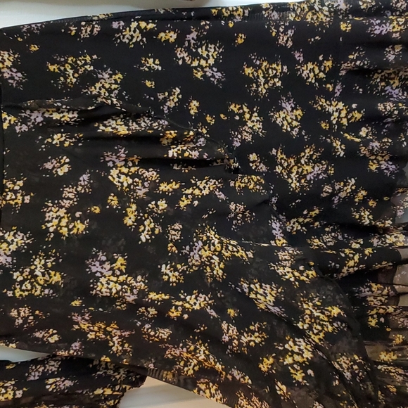 Yellow and black mesh dress - Picture 3 of 4